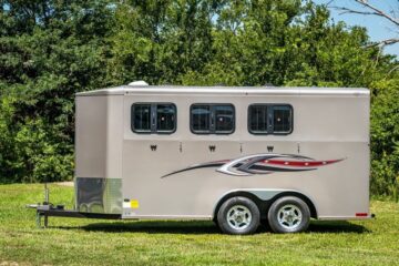 royal titan horse trailer